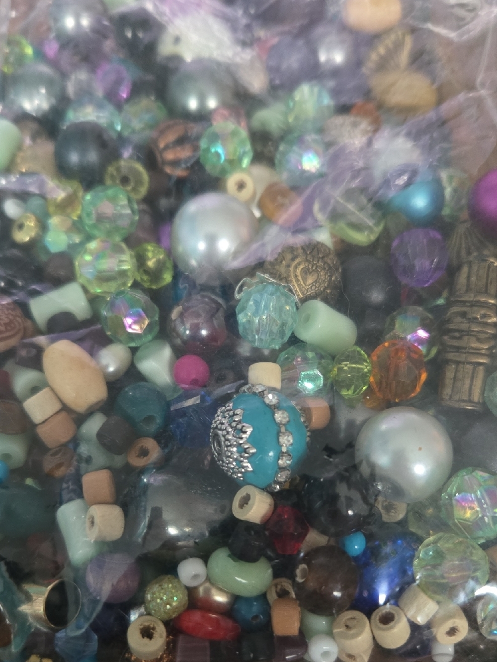 Mixed Lot Of Beads Seed Glass Wood Plastic Jade Green Brown Gold Silver Purple